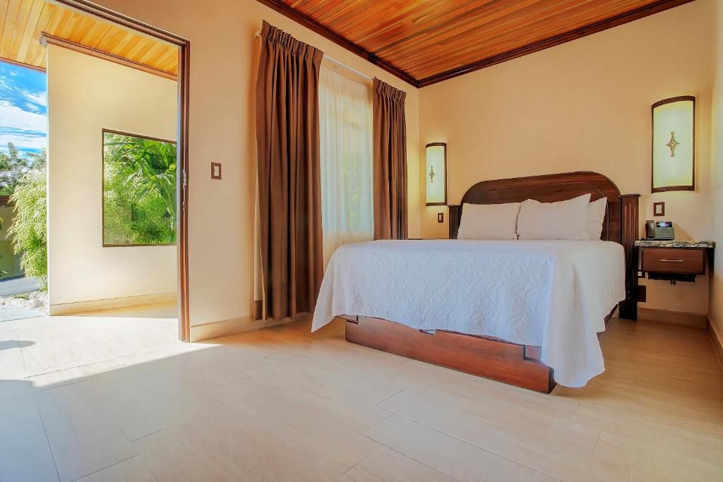 Best vacation package for $185 a day